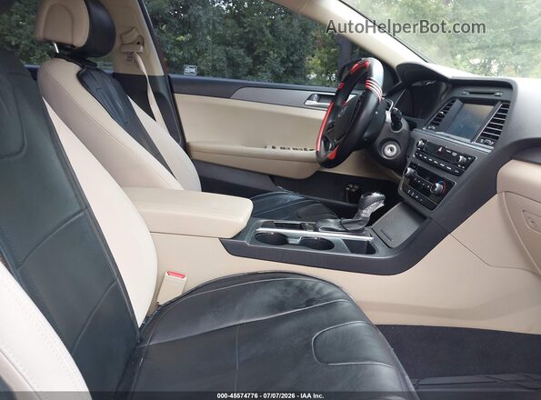 5NPE24AF7HH449331 2017 HYUNDAI SONATA Красный Вид салона спереди