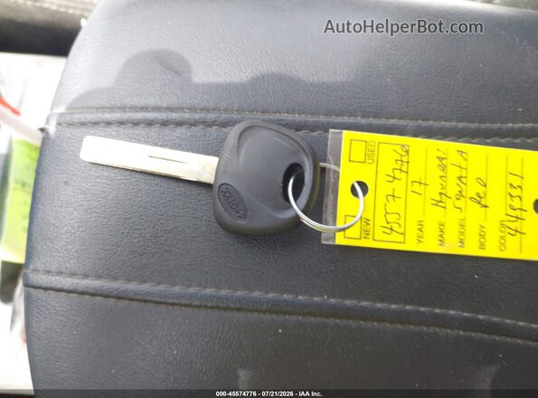 5NPE24AF7HH449331 2017 HYUNDAI SONATA Красный Вид панели приборов