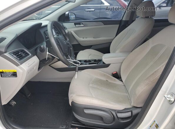 5NPE24AF7HH492602 2017 HYUNDAI SONATA Silver წინა სალონის ხედი