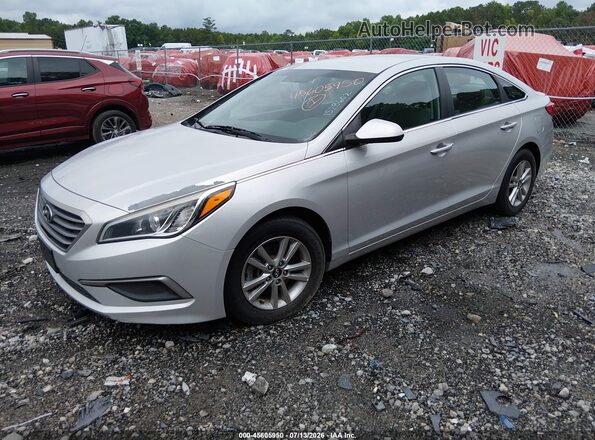 5NPE24AF7HH521497 2017 HYUNDAI SONATA Серебряный Передняя левая четверть