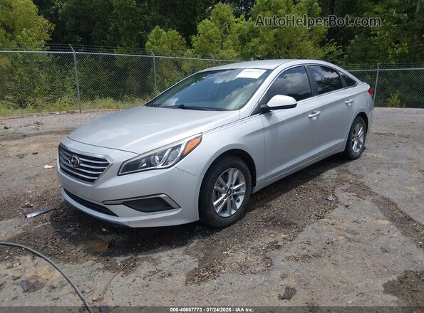 5NPE24AF7HH525324 2017 HYUNDAI SONATA Silver Vista tres cuartos delantera izquierda