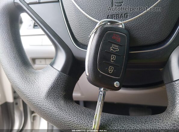 5NPE24AF7HH525324 2017 HYUNDAI SONATA Silver Vista del salpicadero