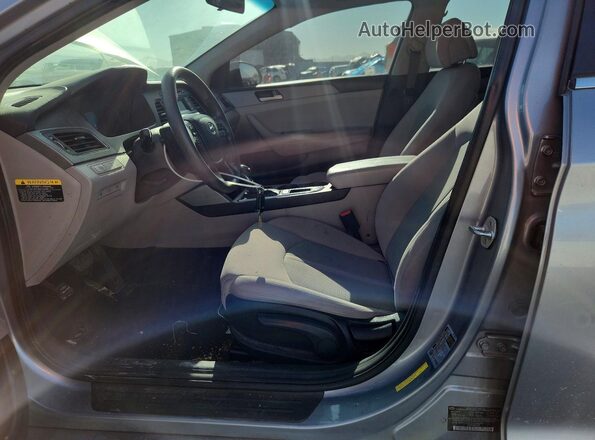 5NPE24AF7HH542799 2017 HYUNDAI SONATA Gray Front interior view