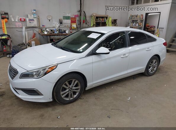 5NPE24AF7HH589038 2017 HYUNDAI SONATA White Przód lewy