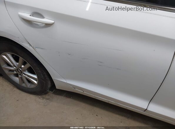 5NPE24AF7HH589038 2017 HYUNDAI SONATA White Widok zestawu wskaźników