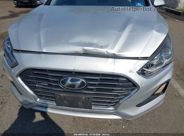 5NPE24AF7JH688366 2018 HYUNDAI SONATA Silver Դիմացի տեսք