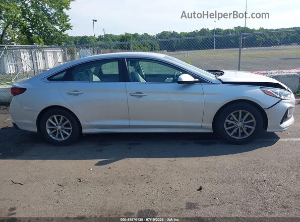 5NPE24AF7JH688366 2018 HYUNDAI SONATA Silver Սալոնի հետևի տեսք