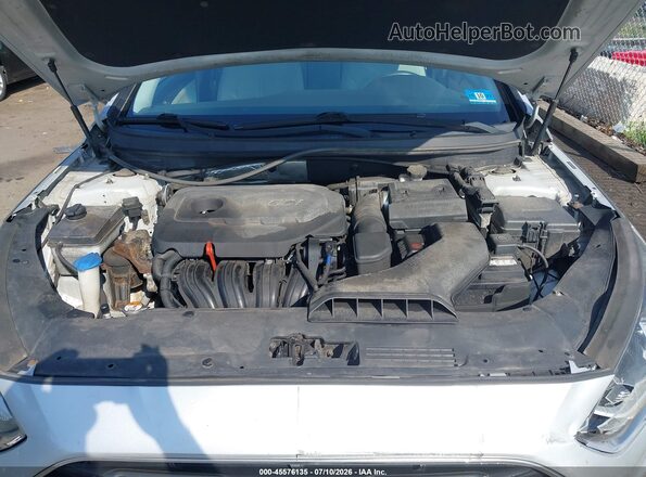5NPE24AF7JH688366 2018 HYUNDAI SONATA Silver Հետևի տեսք