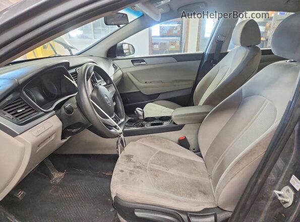 5NPE24AF7KH745862 2019 HYUNDAI SONATA Серый Вид салона спереди
