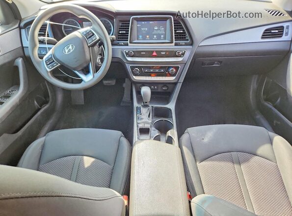 5NPE24AF7KH751421 2019 HYUNDAI SONATA Белый Вид панели приборов