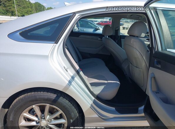 5NPE24AF7KH755517 2019 HYUNDAI SONATA Silver VIN sticker view