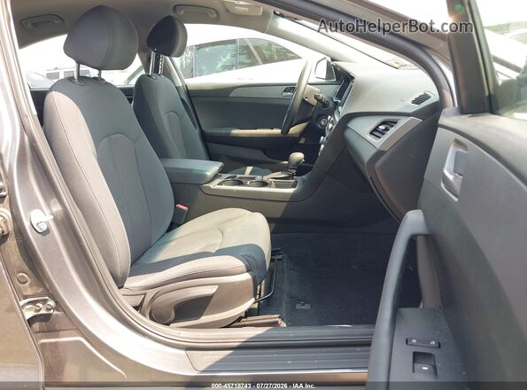 5NPE24AF7KH761396 2019 HYUNDAI SONATA Gray Widok wnętrza z przodu