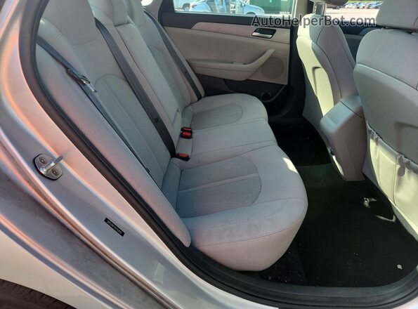 5NPE24AF7KH762600 2019 HYUNDAI SONATA Silver Հետևի նստատեղերի տեսք
