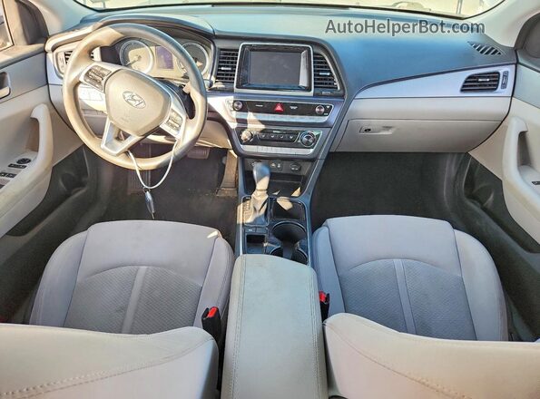5NPE24AF7KH762600 2019 HYUNDAI SONATA Silver Առջևի վահանակի տեսք