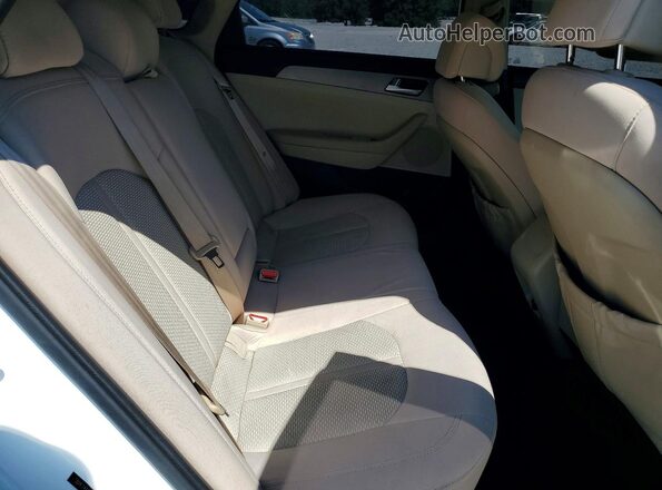 5NPE24AF8GH262209 2016 HYUNDAI SONATA White Vista de los asientos traseros
