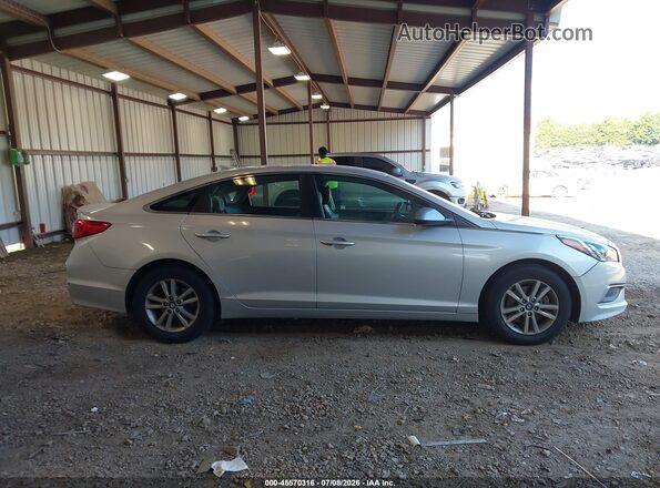 5NPE24AF8GH320058 2016 HYUNDAI SONATA Silver უკანა სალონის ხედი