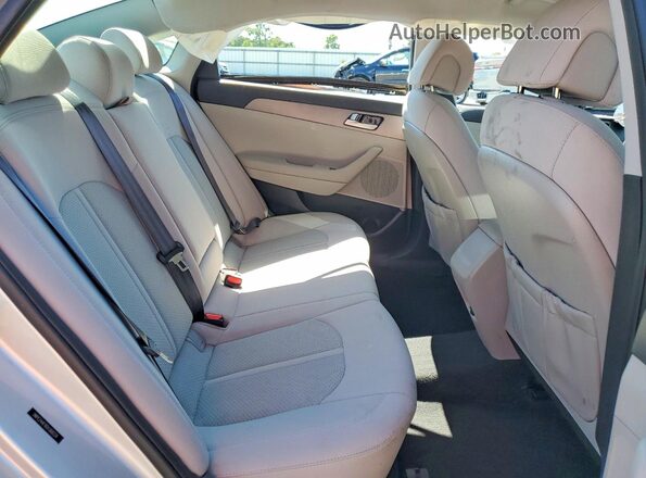 5NPE24AF8GH368224 2016 HYUNDAI SONATA Silver Widok tylnych siedzeń