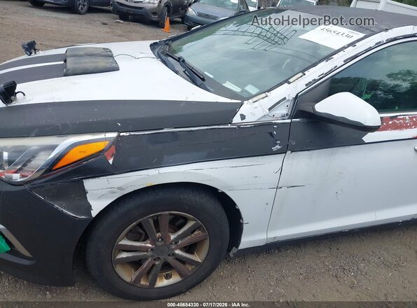 5NPE24AF8GH379045 2016 HYUNDAI SONATA White Widok z przodu