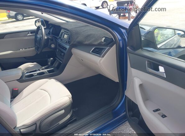 5NPE24AF8GH404705 2016 HYUNDAI SONATA Blue Вид салону спереду