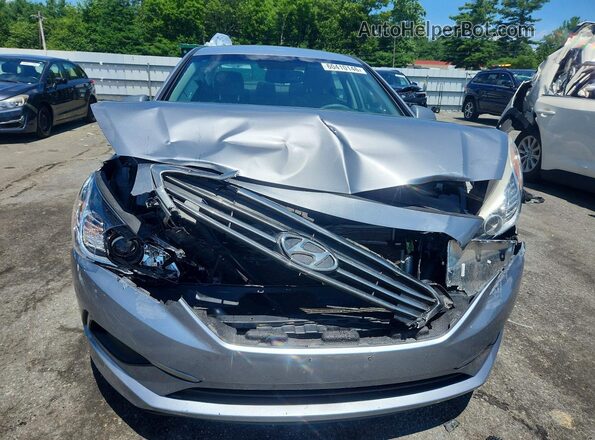 5NPE24AF8HH440198 2017 HYUNDAI SONATA Silver Widok z przodu