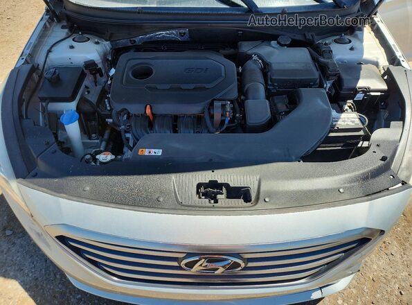 5NPE24AF8HH454702 2017 HYUNDAI SONATA Silver Vista interior trasera