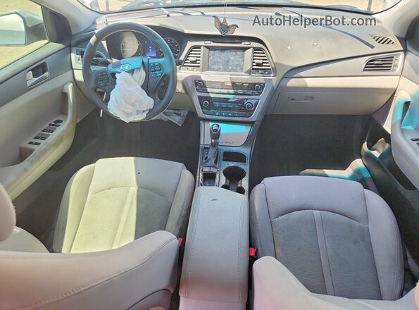 5NPE24AF8HH454702 2017 HYUNDAI SONATA Silver Vista del salpicadero