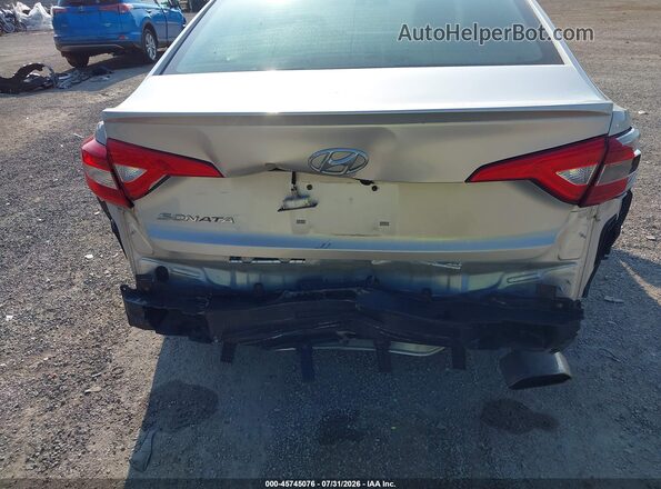 5NPE24AF8HH502909 2017 HYUNDAI SONATA Серебряный Вид спереди