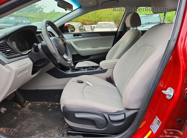 5NPE24AF8JH622201 2018 HYUNDAI SONATA Maroon Widok wnętrza z przodu