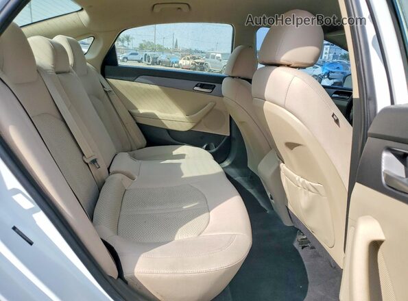 5NPE24AF8JH638253 2018 HYUNDAI SONATA White Widok tylnych siedzeń
