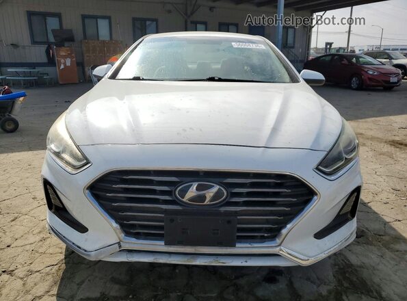 5NPE24AF8JH638253 2018 HYUNDAI SONATA White Widok z przodu