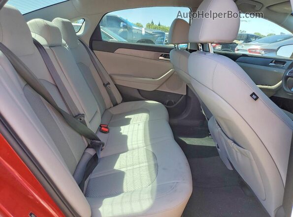 5NPE24AF8JH643596 2018 HYUNDAI SONATA Red Rear seats view