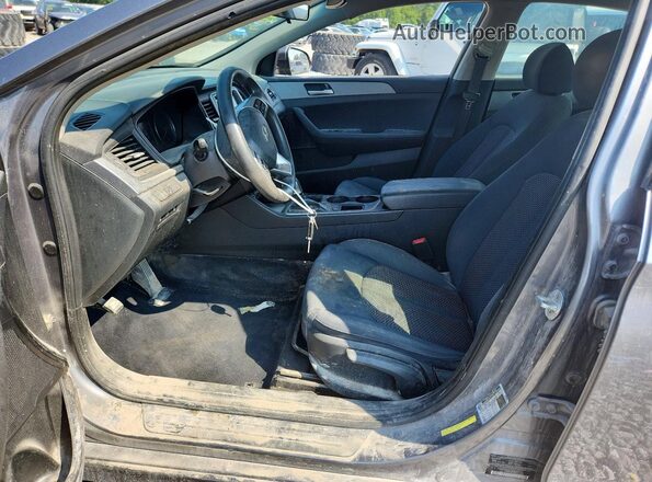 5NPE24AF8JH682284 2018 HYUNDAI SONATA Gray Widok wnętrza z przodu