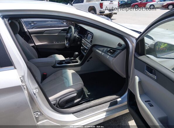 5NPE24AF8JH713615 2018 HYUNDAI SONATA Silver Vista interior delantera