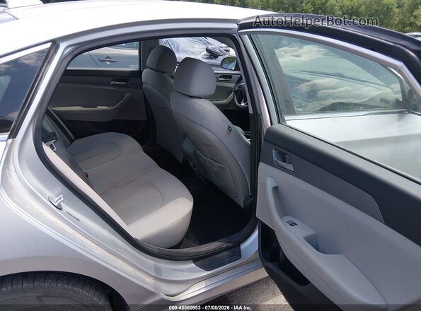 5NPE24AF8JH713615 2018 HYUNDAI SONATA Silver Vista de la etiqueta del VIN