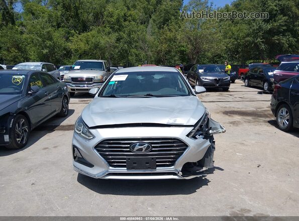 5NPE24AF8JH713615 2018 HYUNDAI SONATA Silver Vista interior trasera