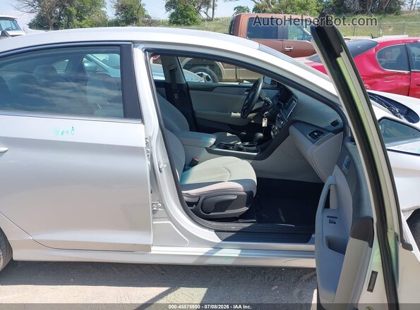 5NPE24AF8KH796285 2019 HYUNDAI SONATA Silver Widok wnętrza z przodu