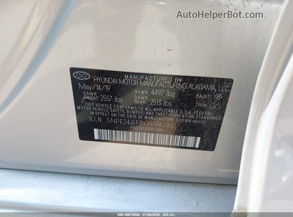5NPE24AF8KH796285 2019 HYUNDAI SONATA Silver Widok komory silnika
