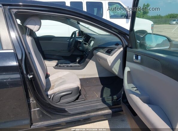 5NPE24AF9GH324037 2016 HYUNDAI SONATA Black Вид салону спереду