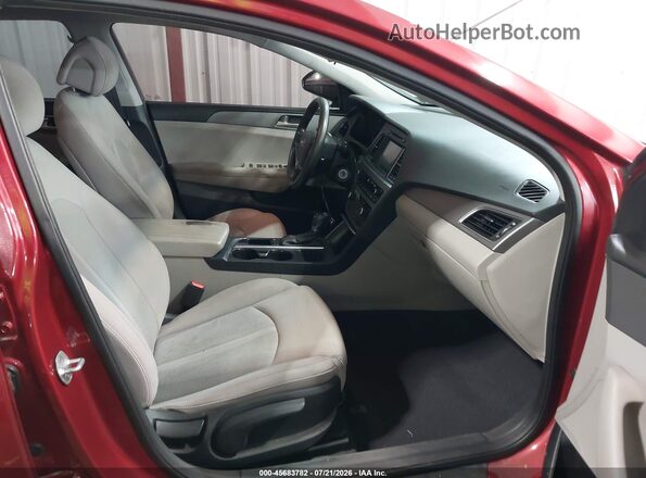 5NPE24AF9GH334048 2016 HYUNDAI SONATA Красный Вид салона спереди