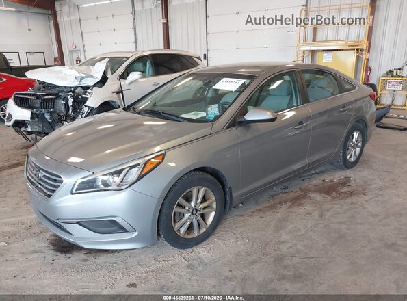 5NPE24AF9GH336804 2016 HYUNDAI SONATA Silver Vista tres cuartos delantera izquierda