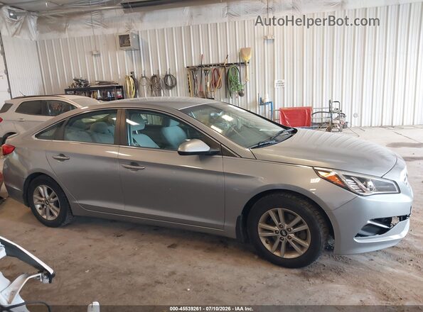 5NPE24AF9GH336804 2016 HYUNDAI SONATA Silver Vista interior trasera