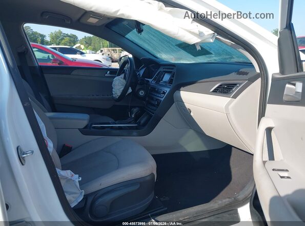 5NPE24AF9HH436869 2017 HYUNDAI SONATA White წინა სალონის ხედი