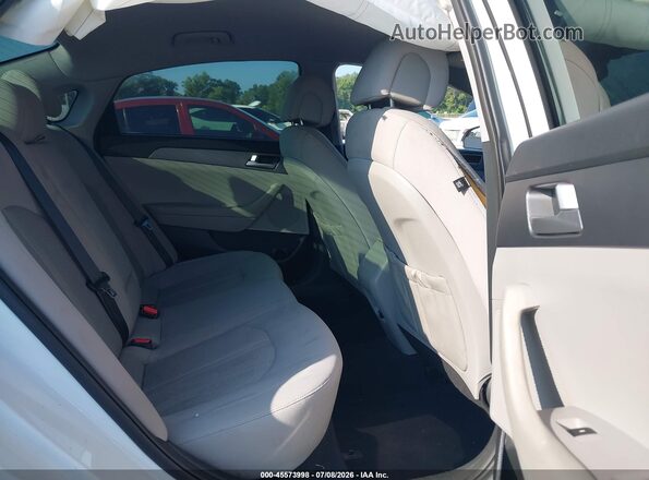 5NPE24AF9HH436869 2017 HYUNDAI SONATA White VIN კოდის სტიკერის ხედი