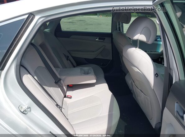 5NPE24AF9HH485991 2017 HYUNDAI SONATA Silver Вид наклейки з VIN-кодом