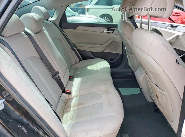 5NPE24AF9HH514485 2017 HYUNDAI SONATA Black Widok tylnych siedzeń