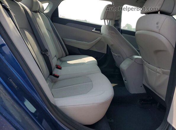 5NPE24AF9HH537765 2017 HYUNDAI SONATA Blue Vista de los asientos traseros