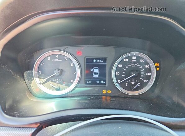 5NPE24AF9JH609134 2018 HYUNDAI SONATA Black Widok zestawu wskaźników