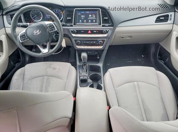5NPE24AF9JH609134 2018 HYUNDAI SONATA Black Widok deski rozdzielczej