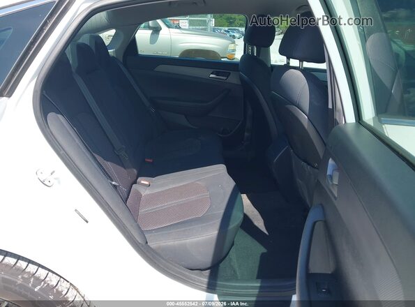 5NPE24AF9JH620117 2018 HYUNDAI SONATA White Widok naklejki z numerem VIN