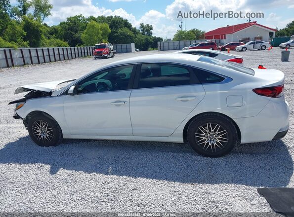 5NPE24AF9JH620117 2018 HYUNDAI SONATA White Widok wnętrza 360 stopni